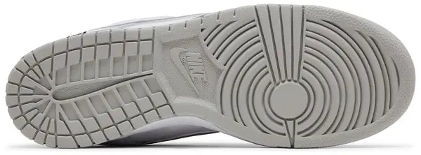 Supreme x Nike Dunk Low SB 'White Metallic Silver'