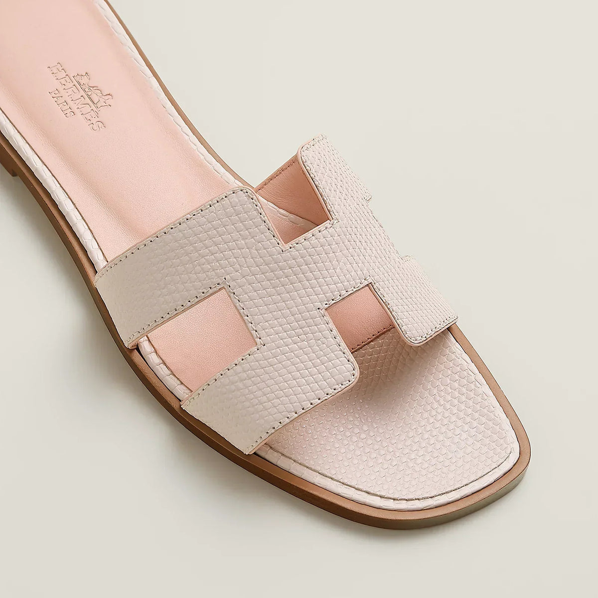 Hermès Oran Sandals - Rose Pâle