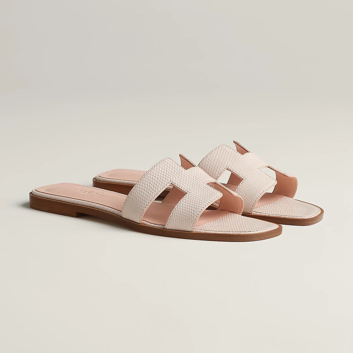Hermès Oran Sandals - Rose Pâle