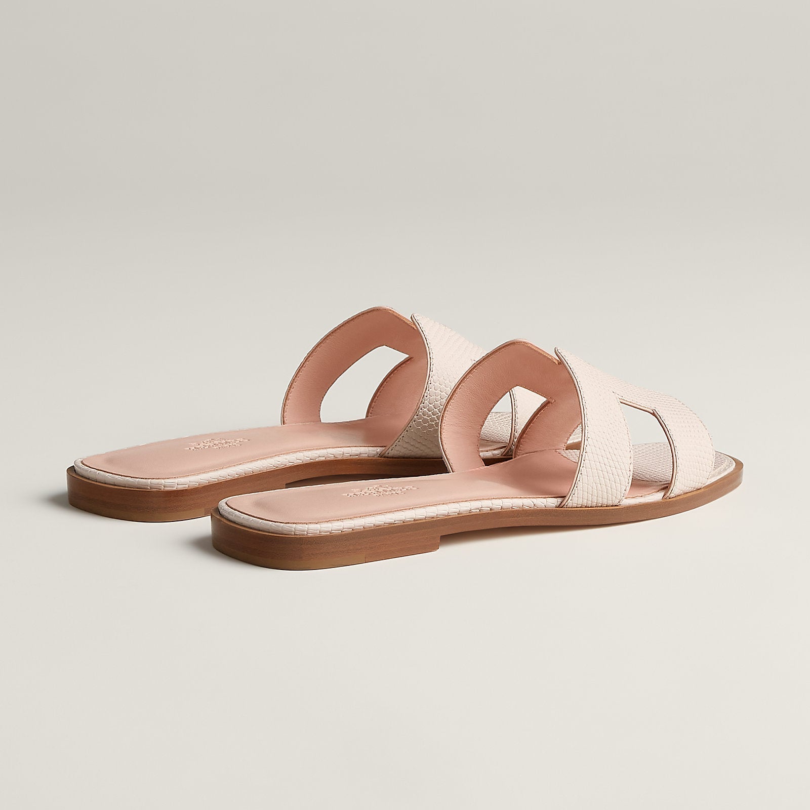 Hermès Oran Sandals - Rose Pâle