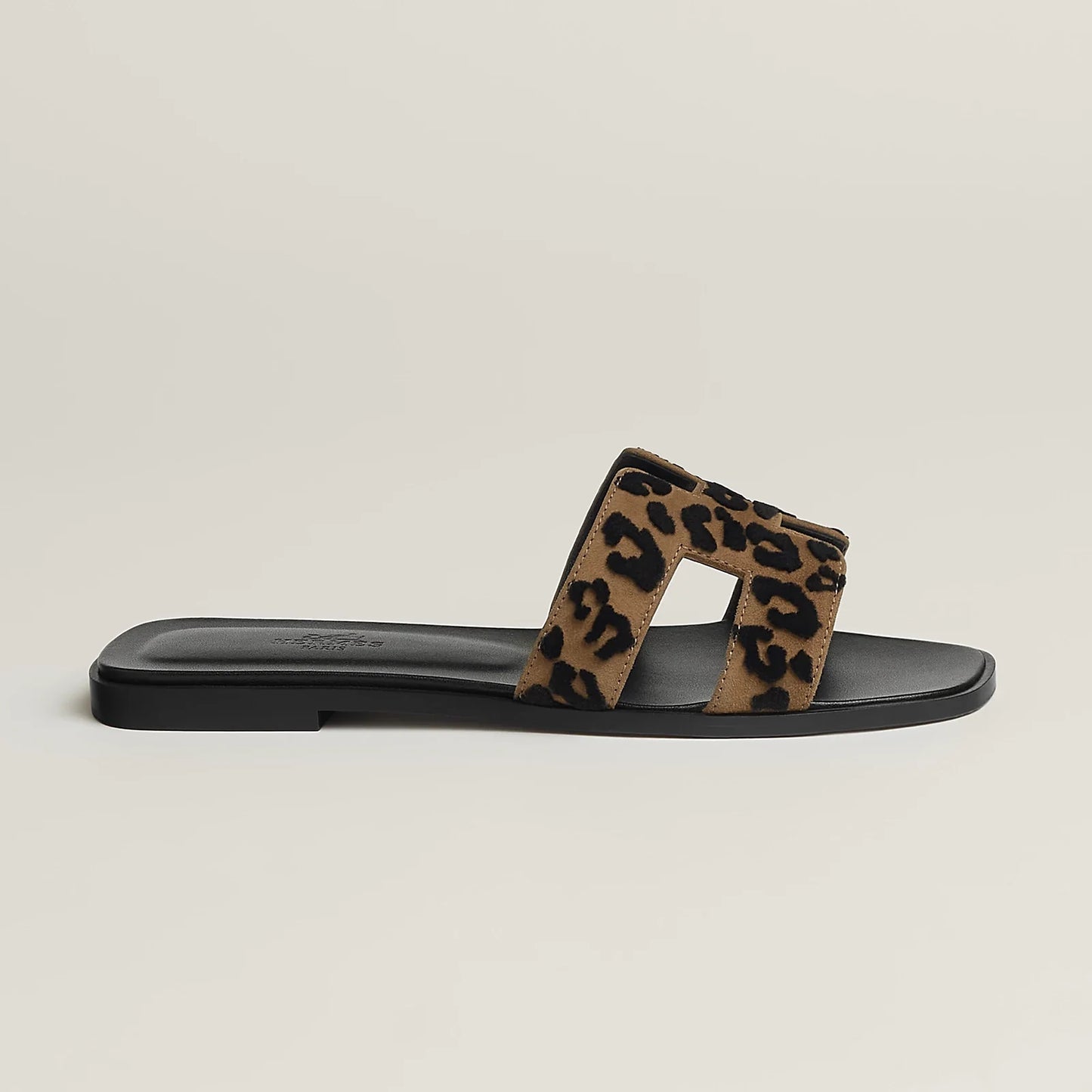 Hermès Oran Sandals - Brun Fumé / Noir