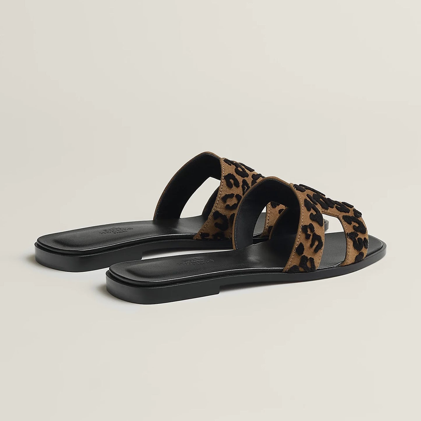 Hermès Oran Sandals - Brun Fumé / Noir
